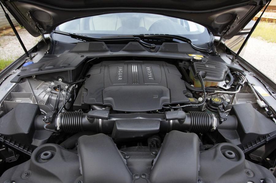  Jaguar XJL 2011 года  (фото 28 из 44)